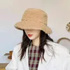 KENSHELLEY Agneau Laine Lettre Femmes Solide Couleur Pêcheur Chapeau Automne Seau Cap pour Dames Garder Au Chaud Casual Femme Plat Top Hat G220311