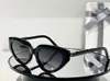 Occhiali da sole per donna Stile estivo Anti-Ultravioletto Retro 00159 Piatto Occhiali da vista moda full frame Scatola casuale