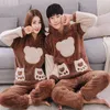 Men s Pluche pyjama's capuchon Volle mouw winter warmere dikkere vrouwen lounge kleding huiskleding schattige cartoonbeer pyjama homme lj201112