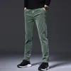 Mäns Jeans Koreanska Stil Mode Casual Men Elastisk Slim Fit Business Corduroy Byxor Vintage Designer Smart Velvet Warm Byxor Homme