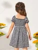 Robe à corsage froncé avec imprimé vichy et volants pour toute-petite fille SHE