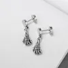 Ghoul Hand Ear Barbell Piercing Biżuteria Korea Styl Titanium Steel Dangle Kolczyki Srebrny Kolor Ear Stud Prezenty dla mężczyzn