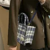 Lyxig designer handväskor hög kapacitet väska mode mångsidig plaid mesh röd minoritet messenger väskor kvinnlig bärbar tote bag