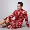 China Dragon Robes letmingwear men Full Floral Bathrobes 우아한 검은 색 로브 잠옷 실크 잠옷 패션 홈 로브 목욕 가운 3061544