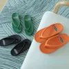 2022 Pantoufles d'été Homme Femmes Massage décontracté Tongs durables Sandales de plage Femme Chaussures compensées Rayé Dame Chambre Pantoufles 03