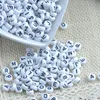 Alphabet blanc mélangé / Lettres Perles de poney rondes plates pour la fabrication de bijoux 7x3mm 400Pcs YKL0255 Y200730