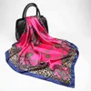 Kvinnors Rosa Scarf 35 "x35" Leopard Chain Print Hijab Bandana Imitate Silk Satin Fashion Square Kerchief Scarves 90x90cm