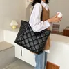 Kvinnor Handväska Skulder Tygkassar Lady's Messenger Crossbody Bag Fashion Stora Kapacitet Lyxig designer Lozenge Väskor