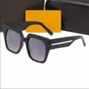 2021 Novos óculos de sol Designers Brand Glasses de parasol ao ar livre PC Frame Fashion Ladies Luxury Luxury 1074 Sunglasses Mirror Mulheres