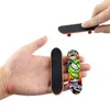 Oyuncaklar 9.5 cm Baskı Profesyonel Alaşım Standı Klavye Kaykay Mini Boards Paten Kamyon Parmak Oyuncak Çocuk Rastgele