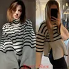 Maglione a righe in bianco e nero Streetwear Top allentati Pullover da donna Maglione femminile Dolcevita a maniche lunghe Maglioni a costine lavorati a maglia 211224