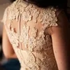 Elegantes vestidos de novia de país de encaje con cuello en V A-Line 2021 Apliques sin mangas Garden Beach Vestido de novia Beauiful Vestidos de boda formales largos