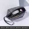 HBP LoveVook Mulheres Bolsas de maquiagem Pu Couro Pequeno Fêmea de embreagem com cinta curta Bolsa cosmética para viajar bolsa geométrica luminosa colo300z