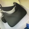 Deisigner axelväska för kvinnor bröstpack lady tote kedjor handväskor presbyopisk handväska messenger väska designer handväskor duk whol252r