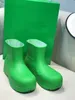 Botas de puddle de grife femininas masculinas para luxo plataforma cor doce bota de tornozelo de borracha brilhante grama caminhada chuva lazer sola grossa sapato de salto curto