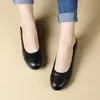 ZZPOHE Scarpe da donna in pelle con suola morbida pantofole rotonde con scarpe da donna casual nere da lavoro singole scarpe da donna di grandi dimensioni Y200111