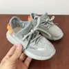 2020 Våren Baby Skor Pojke Flicka Andas Stickning Mesh Småbarn Skor Mode Spädbarn Sneakers Mjuka Bekvämt Barn