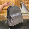 مصمم فاخر M Women Women Fashion Bags Backpack Backpack Knapsack Twotone Letter Artwork Work Zipper Free Pendant Lady Massion