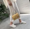 Diseñadores de lujo para mujer Bolsas cruzadas 2021 Nuevo bolso de moda Cadenas lisas Mini solapa Hombro casual para bolso de mujer al por mayor