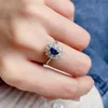 Pierścienie klastra Yulem przyjazd Royal Blue Natural Sapphire z kamieniem 4x6mm i 925 Sterling Silver dla kobiet Modne szlachetne zużycie