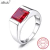 Boho Real S925 srebrne obrączki dla mężczyzn dla mężczyzn Red Ruby Stone Square Cyrcon Pierścień zaręczynowy męski impreza biżuteria 204260006