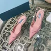 패션 디자이너 Stiletto Sandals Spring and Summer New New 뾰족한 멀티 컬러 하이힐 단순 삼각형 패션의 삼각형 표지판