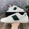 Mode Stijlvolle Mannen Vrouwen Casual Schoenen Platte Matte Lederen Sneakers Ace Bee Schoen Snake Heart Chaussures Trainers Groen Rood Strepen Borduurwerk