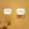 LED Nacht Binnenverlichting met PIR Motion Sensor Muurstekker in Lamp Slaapkamer Decor Socket Lampen voor Closet Aisle Gang Pathway