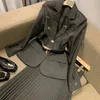 Blazer noir avec ceinture + jupe plissée Midi femmes 2 pièces ensemble automne bureau Vintage dame à manches longues costume veste Chic 220302