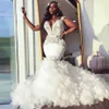 Afrikanisches Meerjungfrau-Hochzeitskleid 2024, herzförmige Rüschen, königlicher Zug, schwarze Brautkleider, Perlen verziert, formelles Brautkleid, Übergröße, Festzug Robe de Mariage, Vestidos Noiva