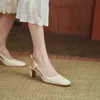 Sandels Sapatos de verão mulheres sqaure toe salto alto couro sandálias elegante festa sólida espessa fivela cinta 220303