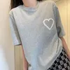 レディースデザイナー Tシャツ男性 Tシャツトップスファッションレッドクラシックレターハート刺繍高品質 Tシャツカジュアル女性服半袖サイズ S-2XL