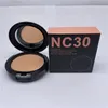 W magazynie !! Makeup Wysokiej jakości NC 12 Kolor Studiu Fix Proszki Puffs Foundation 15g New Hot Makeup NC Kolory