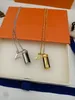 2021 Europe America Style Men Lady Femmes Eclipse Lovers Collier Long avec V Wrap Le cuir Perfume Bottle Pendant M636414349992