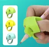 Silicone Pencil Grip School Tillbehör Barn Elev Nyfast Artifact Penhållare Slitstark Skriv Grön Learning Leksaker Hot Sale 0 28XN M2