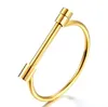 2022 Design Horseshoe Screw Armband Gold Silver Rose Svart rostfritt stål armband armband för män kvinnor armband ottie7943833