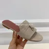 diapositive firmate da donna marca infradito Pantofole da spiaggia Classico Tacco piatto Estate Moda infradito da donna Scivolare scarpe in cashmere Sandali sexy da donna Pelle di lana di grandi dimensioni