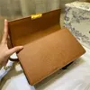 Sıcak Yeni Flaps Mektubu Toka Çapraz Vücut Çanta Luxurys Lady Moda Deisnger Çanta Ayarlanabilir Zincir Deri Dikiş Kayışı Omuz Çantaları 30 M
