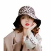 새로운 표범 양면 착용 양동이 모자 여성 여름 분지 모자 큰 가장자리 Sunhat Sunbonnet Fedoras 패션 비치 모자