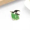 Zabawna żaba szkliwa szpilki czarownica froggy odznaki broszki lapel pin ubrania torba kreskówka biżuteria zwierzęcy prezenty dla dzieci przyjaciół