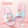 Söta unicorn tofflor kvinnor hus diabilder sommar tecknad glass lägenheter damer casual skor non-slip inomhus pvc tofflor kvinnlig