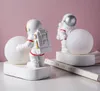 Astronaut Led Night Lights Barnfödelsedagspresent Astronaut Staty Lampor Inredning Hantverk Barnrum Heminredning Tillbehör