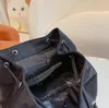 дизайнер Нейлон Backapck Мужчины Женщины Мода Большой Ретро Сумка Drawstring Сумки Студенты Школьная Сумка Дорожная сумка Рюкзак