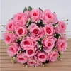 18 Hoofden Lover Rose Kunstbloemen Bruids Hand-Holding Bloem Thuiskantoor Bruiloft Tafel Centrum Rose Bouquet Decoratie
