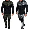 Set sportivo da uomo Moda militare Mens Camo Tuta verde militare Set da 2 pezzi Felpa con cappuccio Pantaloni lunghi Oliva militare 2020 LJ201125