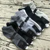 Unisex Ankle Socks女性の男性の靴下スリッパスポーツコットンアンクレットの女の子の靴下のトレンディな船の靴下夏のショートスニーカーストッキングクリスマスギフト