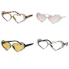Occhiali da sole cornice a forma di cuore vintage Donne moda moda di lusso strass decorazione gatto occhi sole occhiali da vista