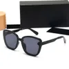 Moda designer óculos de sol quadrados elegantes mulheres óculos de sol à prova de uv lentes claras quadro sólido 6 cores com caso caixa pano de limpeza