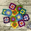 DIY crochet doilies multicolor montanhas quadradas mesa de mesa decoração artesanal crochet copo pad 9cm roupas de lã remendo 50 pcs / lote t200708