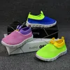 Boys Buty Dziewczyny Sneakers dla dzieci swobodne buty maluchów chłopiec dziewczyna big dzieci butów sportowych butów powietrza siatka oddychająca kolor 21-38 LJ201202